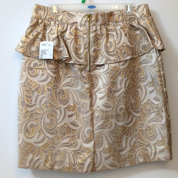 Forever 21. Mini skirt. XS. New with tag. - Picture 2 of 5